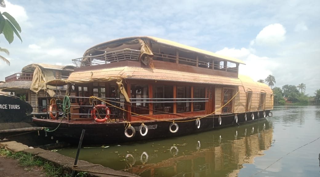 2 bedroom houseboat in Alappuzha