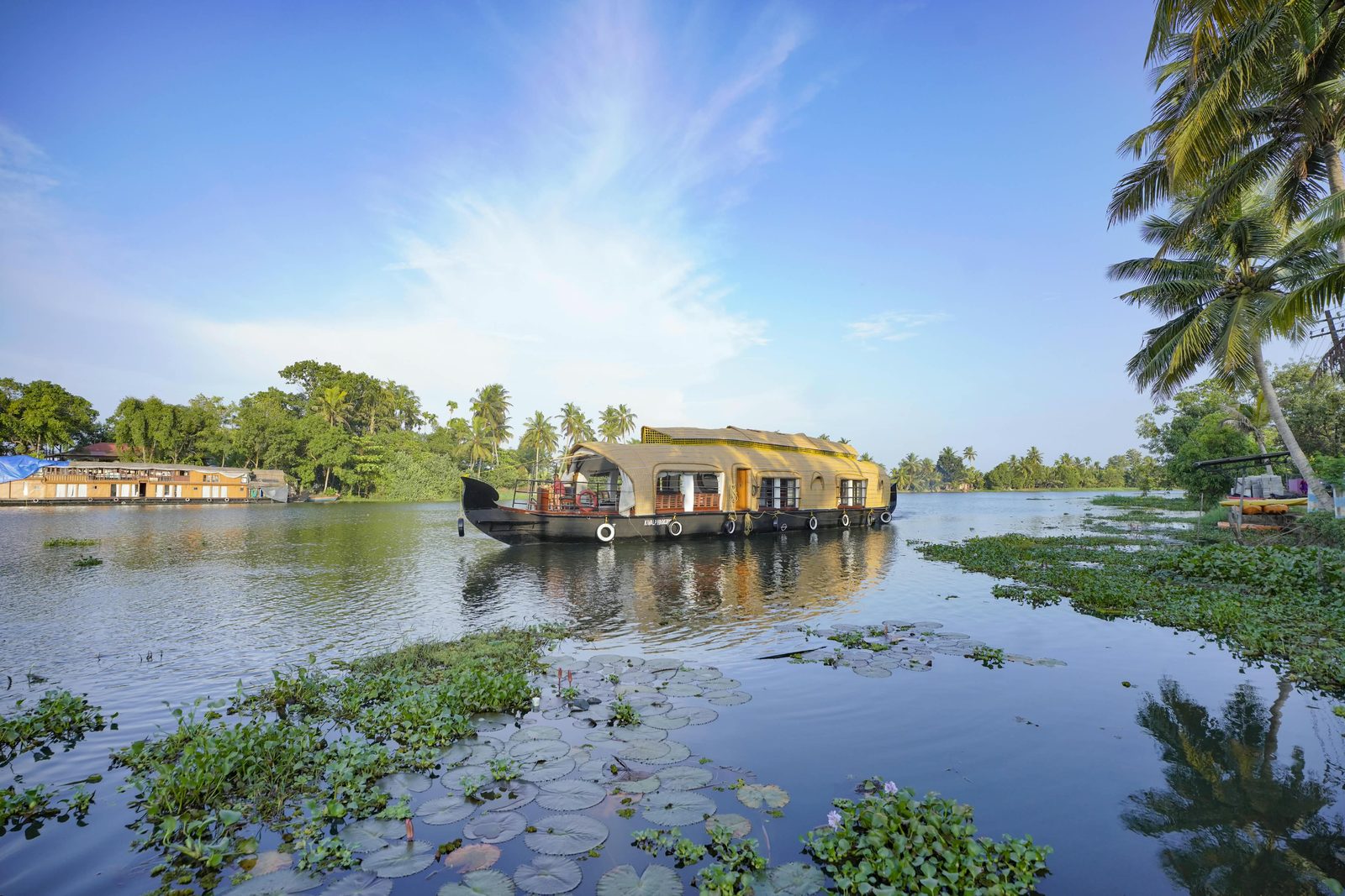 2 bedroom houseboat in Alappuzha