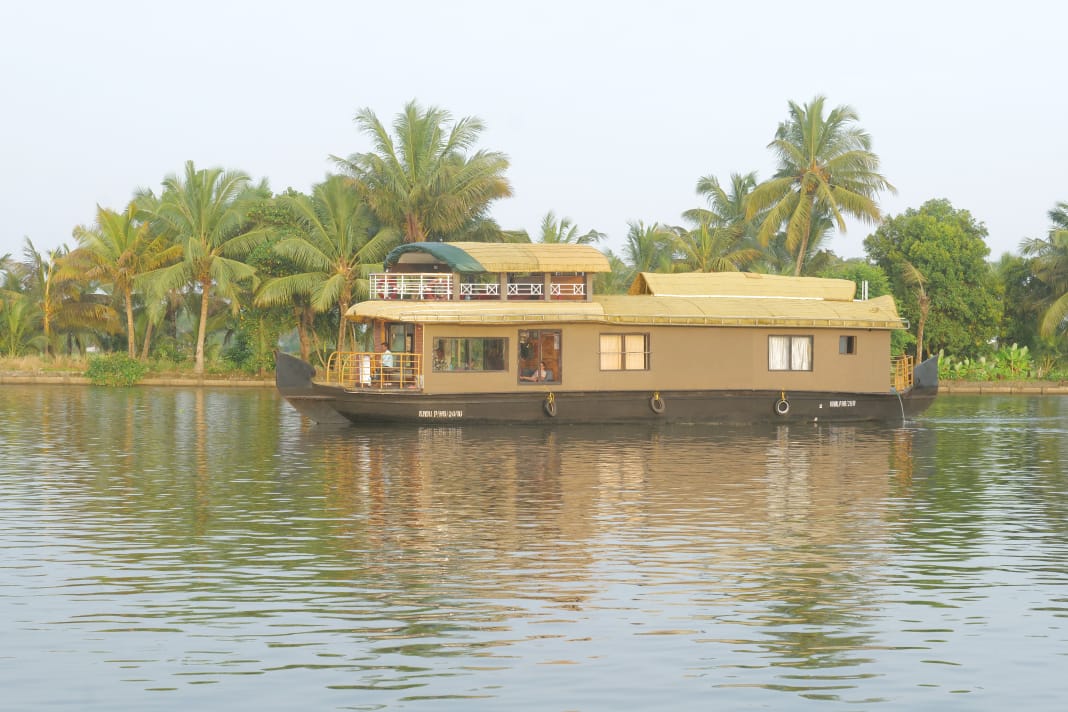 2 bedroom houseboat in Alappuzha