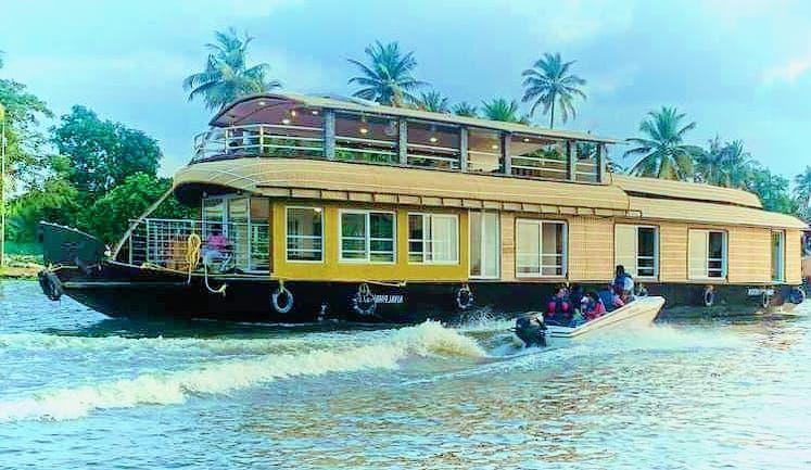 2 bedroom houseboat in Alappuzha
