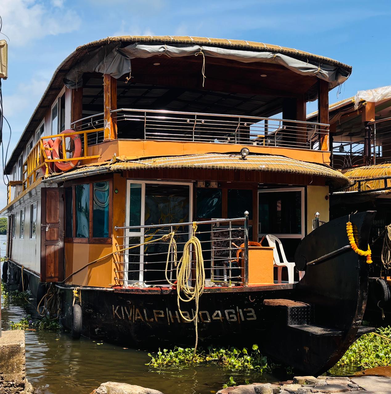 4 bedroom houseboat in Alappuzha