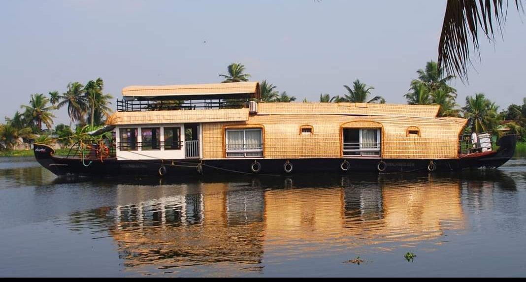 2 bedroom houseboat in Alappuzha
